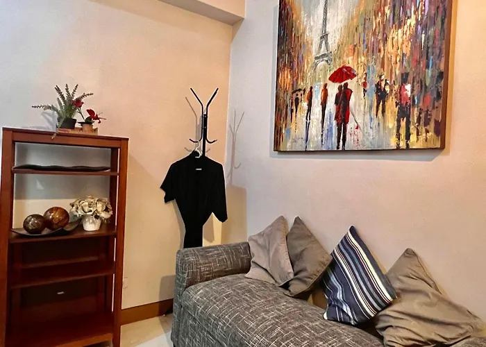 Cozy In Bgc Mckinley B2 Manila